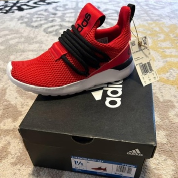 Kids Adidas size 1.5 - Picture 1 of 1